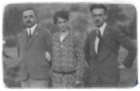 1929: da sinistra Decimo Mori, sua moglie Gina Bertellotti, il figlio Ettore